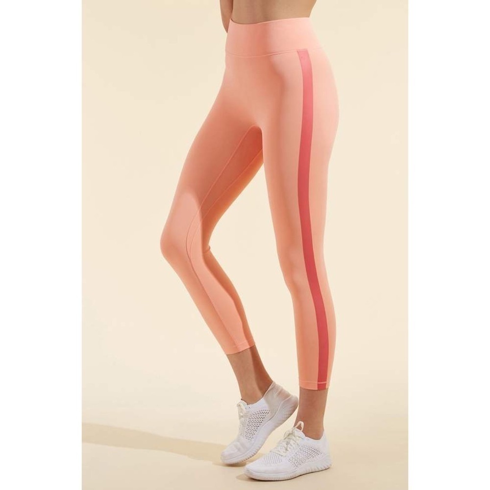 All Access Center Stage Cropped Stretch Leggings in Peach Small